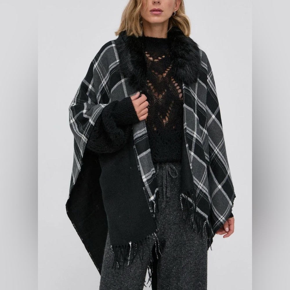 NEW J.CREW Cape With Black Faux Fur Collar Plaid Black/White ONE SIZE - Picture 9 of 11